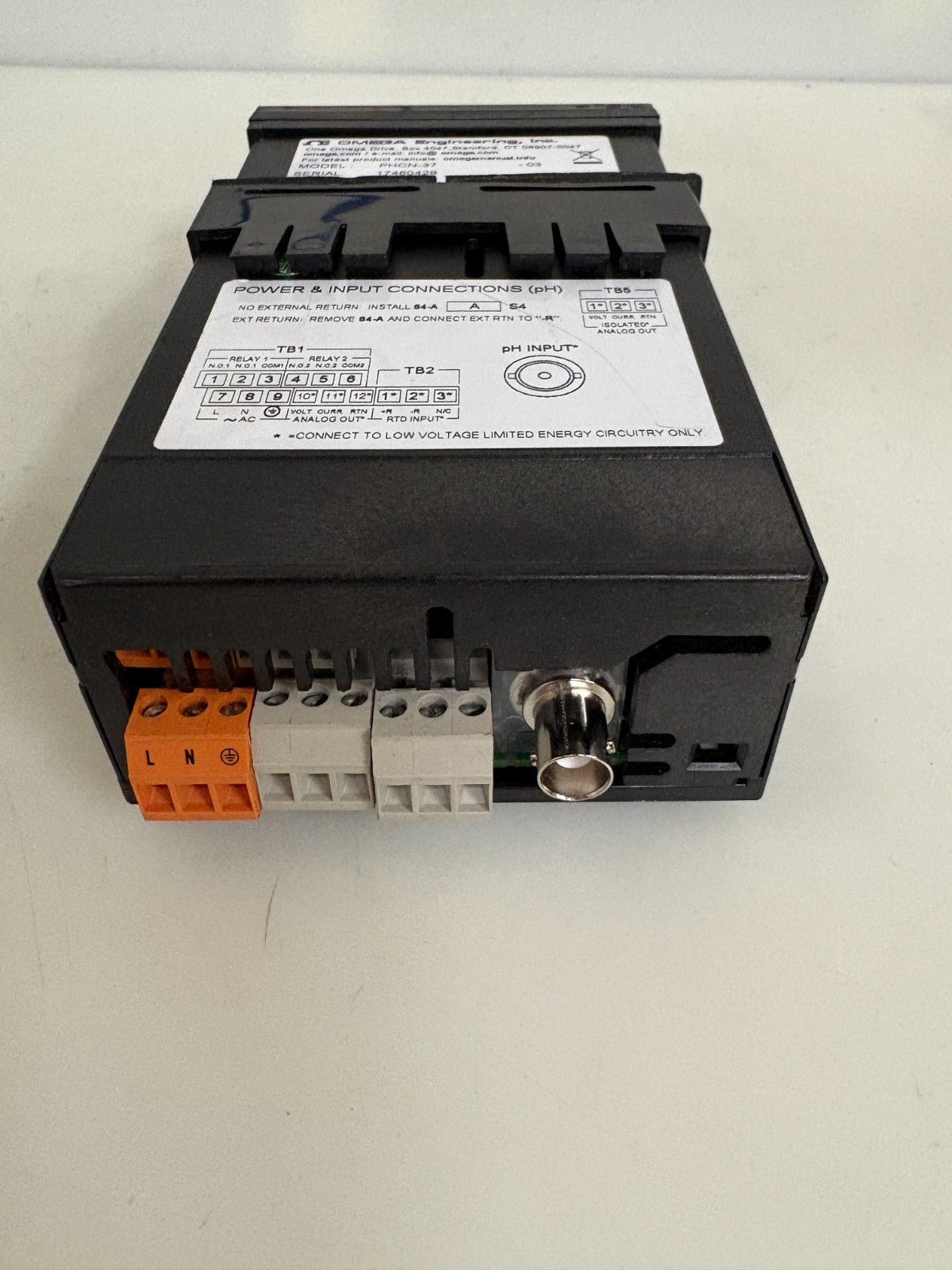 OMEGA PH CONTROLLER PHCN-37