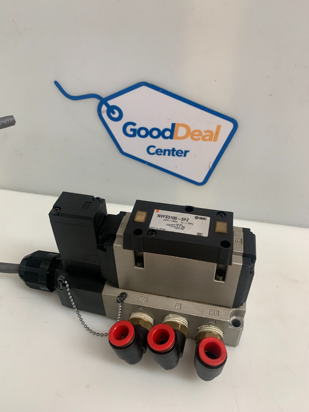 SMC   Solenoid Valve  NVFS3100-5FZ  w/Distribution Block
