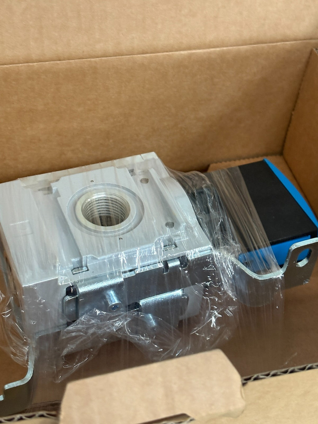 FESTO SHUT OFF VALVE 541279 MS6-EM1-1/2-S-WB2