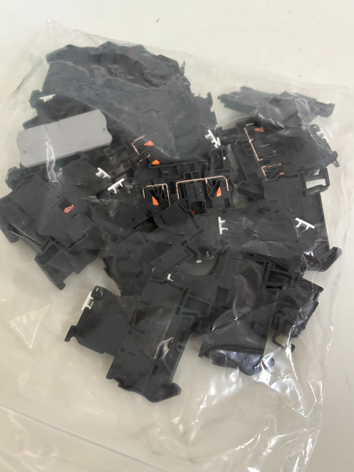 LOT OF 25 PHOENIX CONTACT TERMINAL BLOCK PT-4-HESI (5X20)