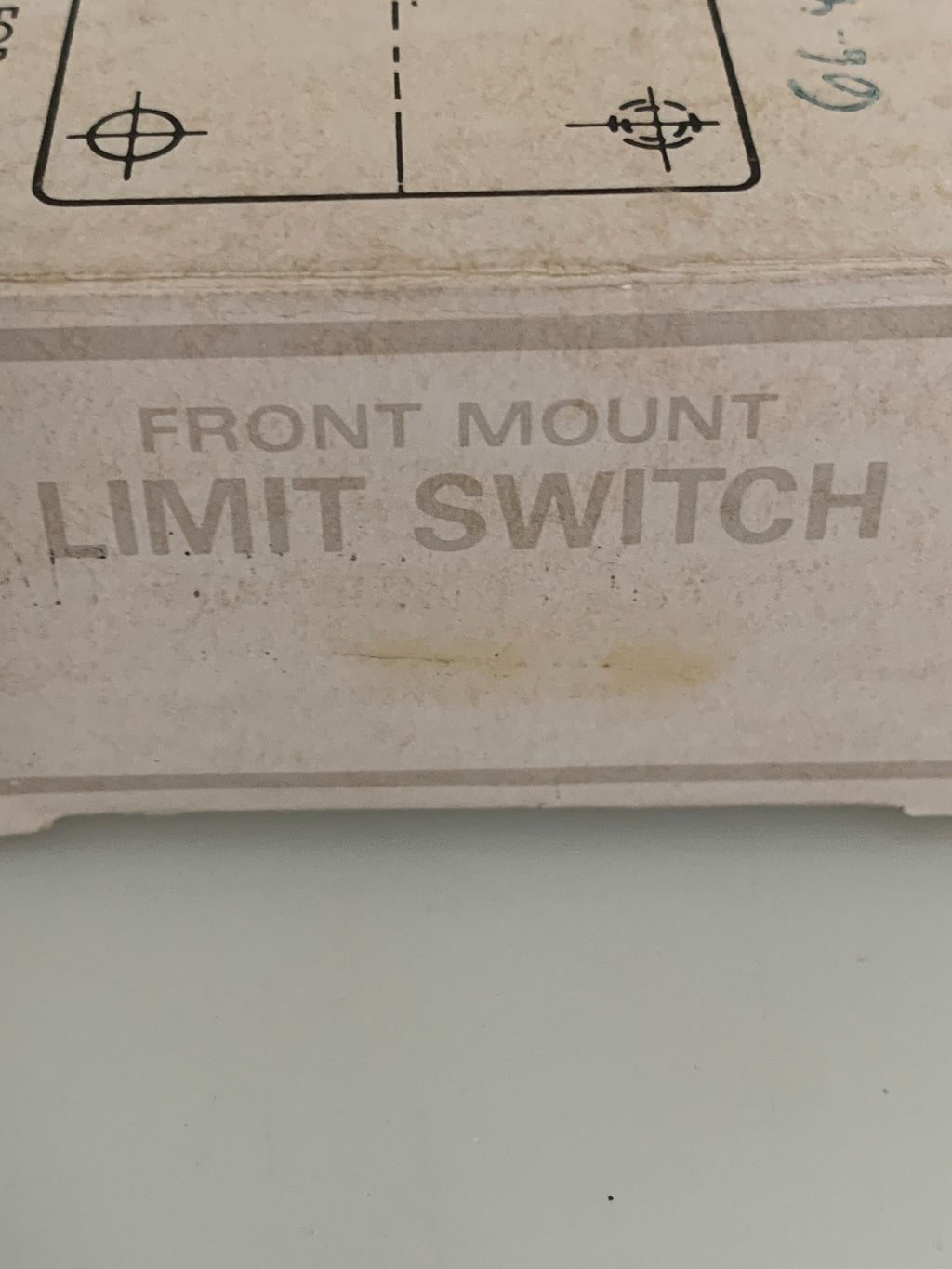 LOT OF 2 CUTLER-HAMMER FRONT MOUNT LIMIT SWITCH E50 SA