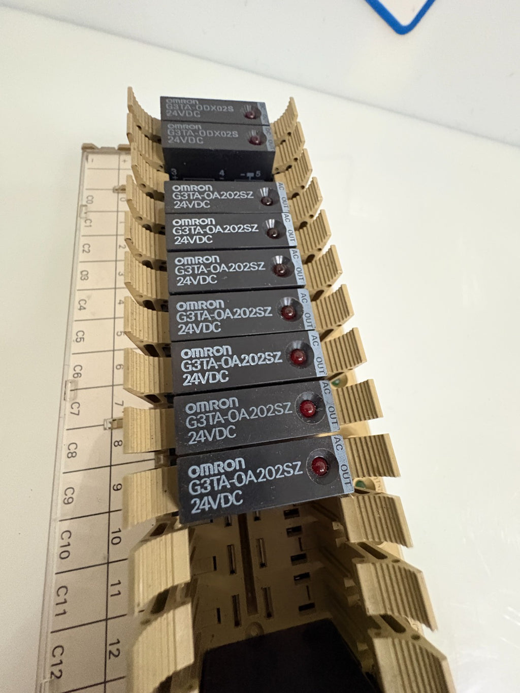 OMRON 16 RELAY CHANNEL TERMINAL BLOCK W/12 RELAY G7TC-0C16