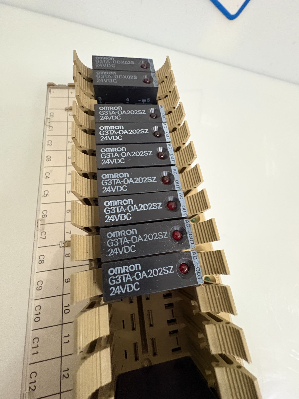 OMRON 16 RELAY CHANNEL TERMINAL BLOCK W/12 RELAY G7TC-0C16