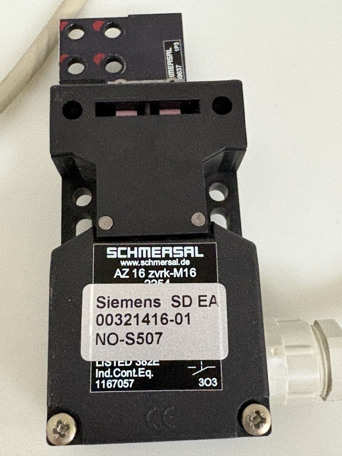 SCHMERSAL SAFETY SWITCH AZ16-ZVRK-M16 SIEMENS 00321416-011