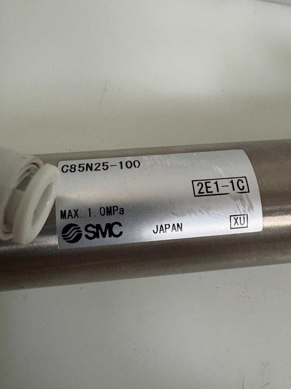 SMC C85N25-100 PNEUMATIC CYLINDER W/FITTING 