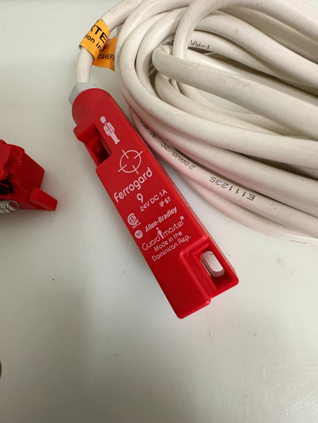 ALLEN BRADLEY FERROGAURD 9 NON CONTACT SWITCH