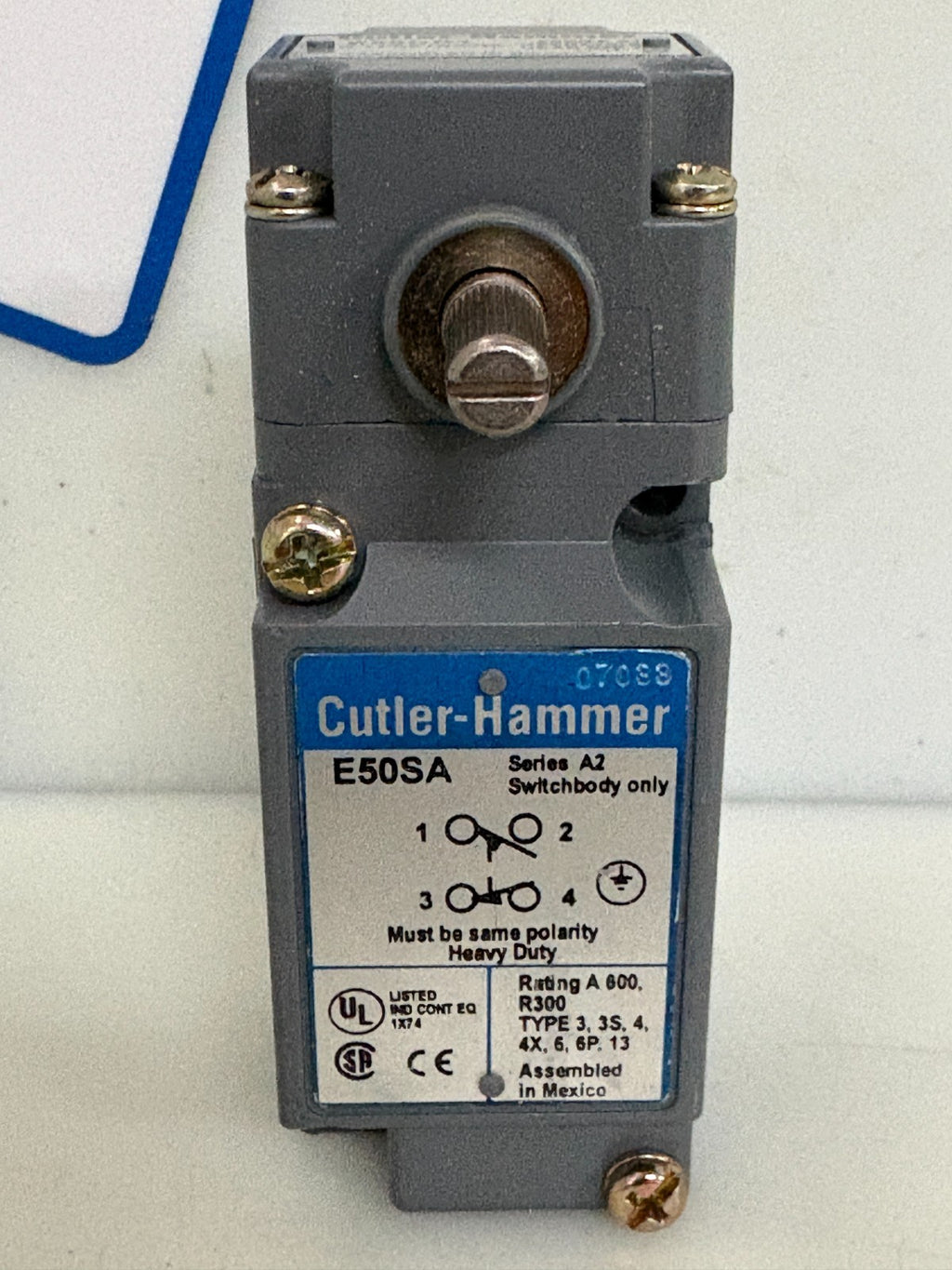 CUTTLER HAMMER LIMIT SWITCH E50SA1