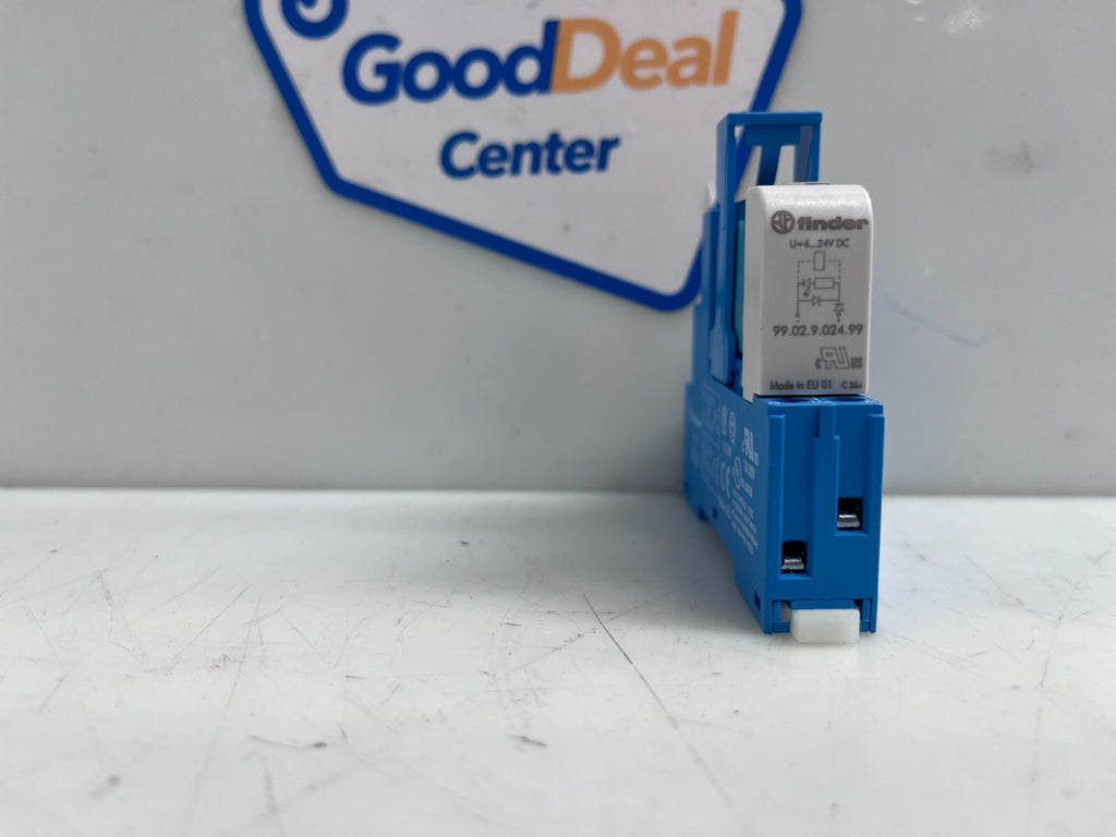 FINDER 95.05 Fuse/Relay Holder   w/99.02.9.024.99 Surge Arrestor  (Lot of 11)