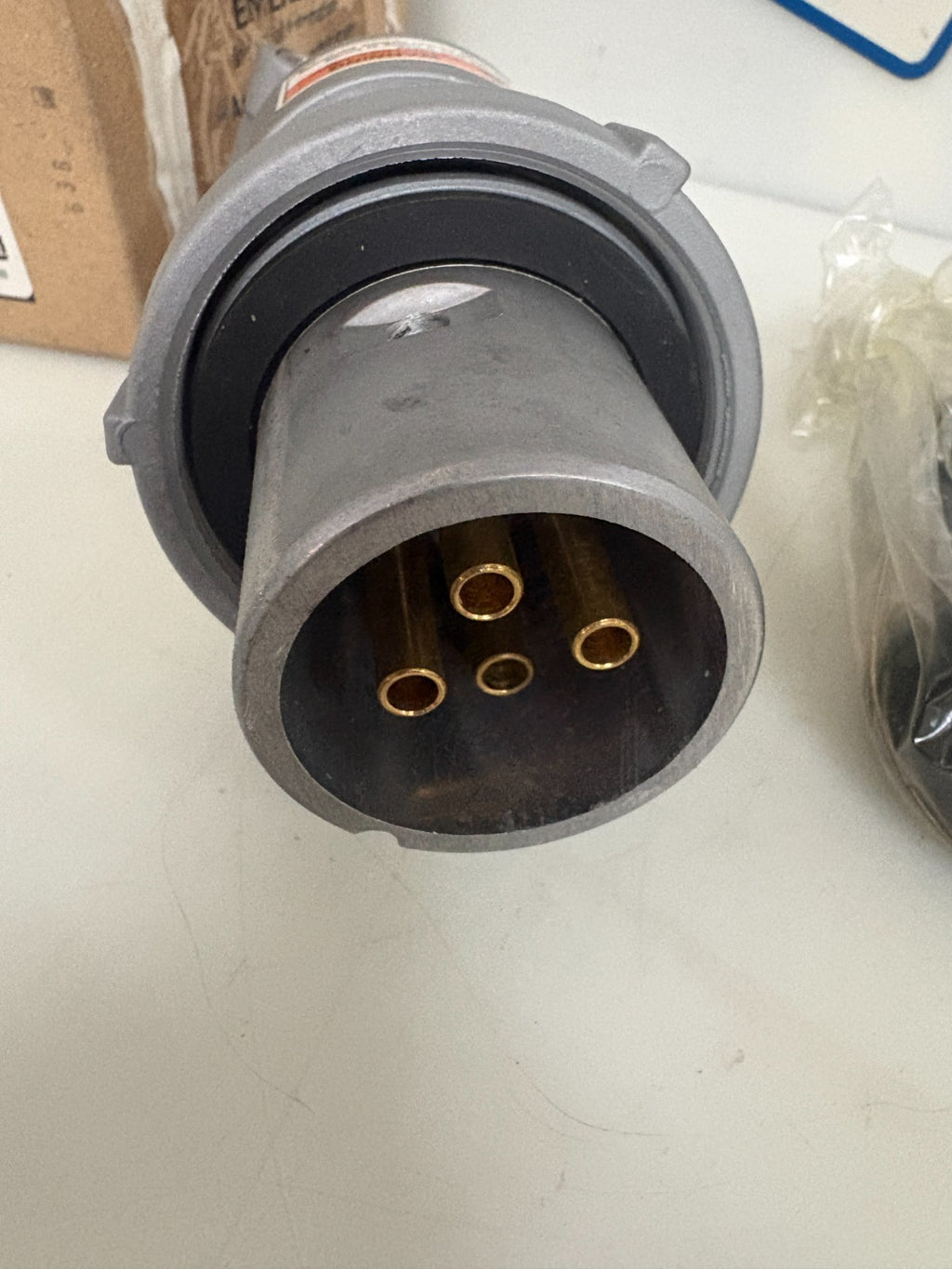 APPLETON ALUMINIUM 30 AMP POWERTITE CLAMPING RING PLUG 2