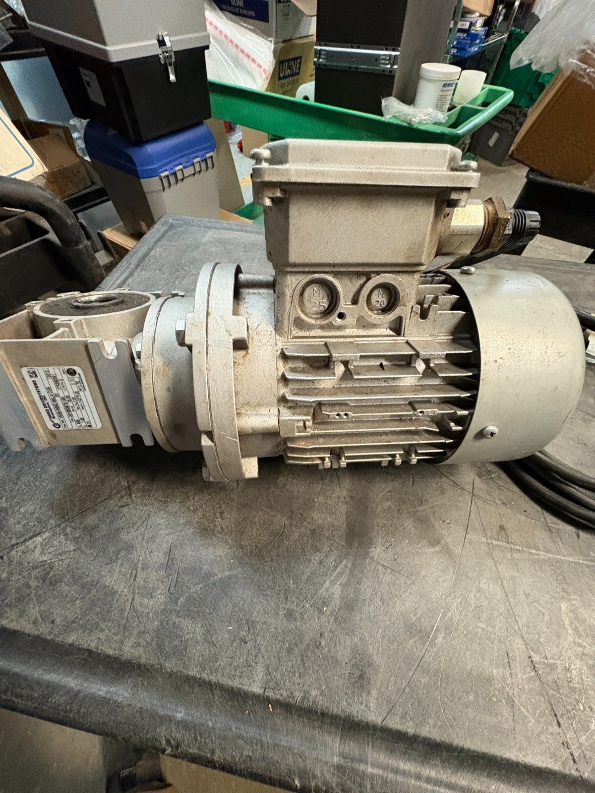 NORD 1HP MOTOR DRIVE SYSTEMS SK 80L/4 CUS W/ GEAR BOX SK 1SI50-N56C-80L/4 CUS