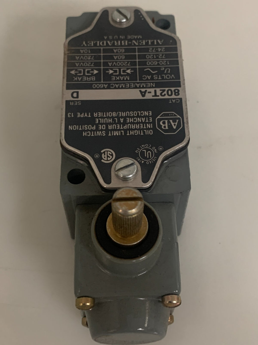 ALLEN BRADLEY OIL TIGHT LIMIT SWITCH 802T-A SER D
