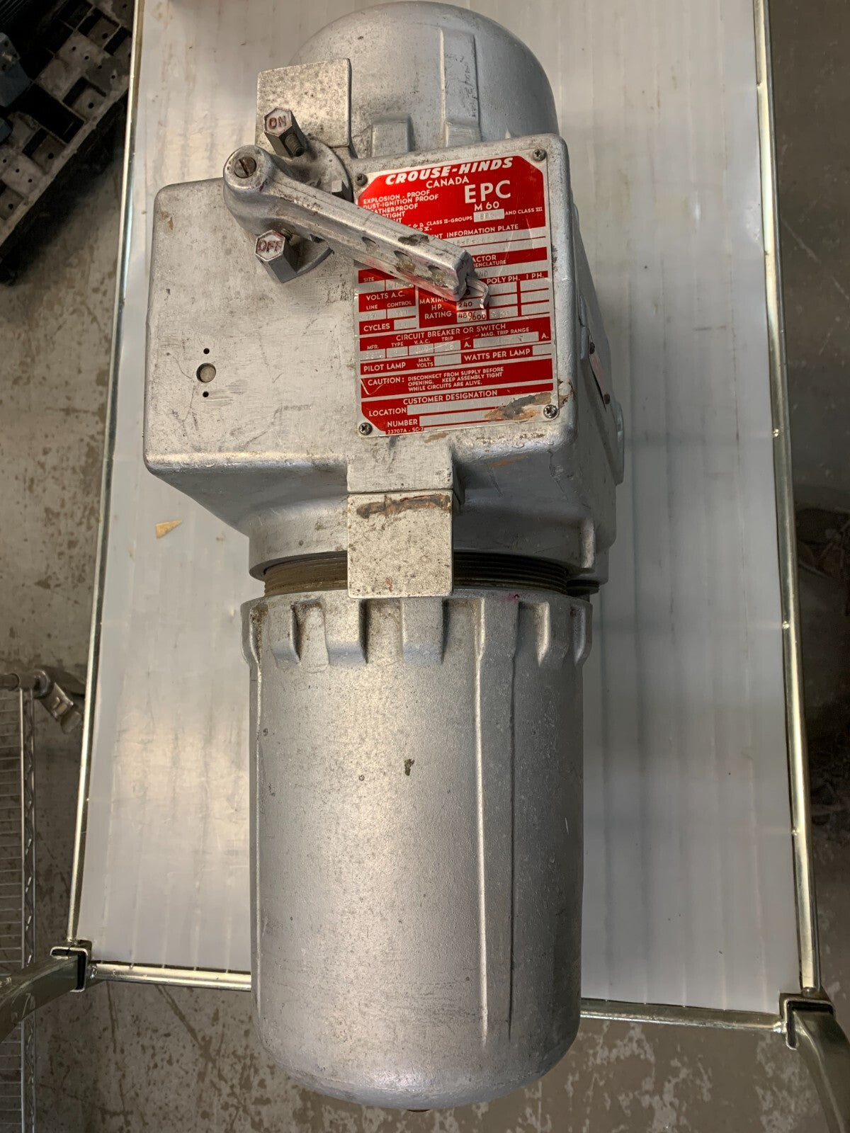 Crouse Hinds 600V Explosion Proof Enclosure EPC-M60 EPC-871-WT-15-F-W653-PB