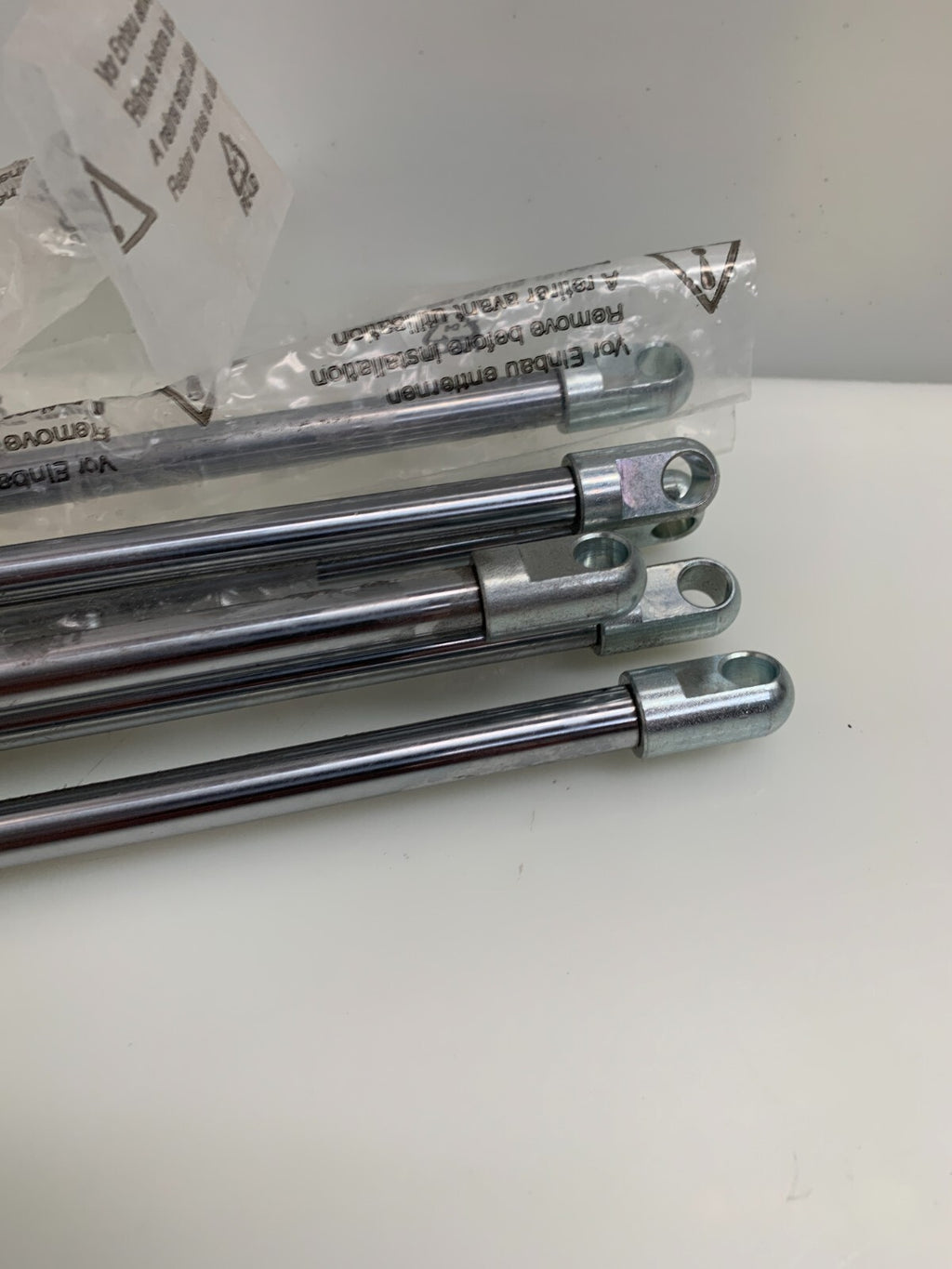 STABILUS IND / LIFT O MAT   Gaz Struts   7861121  1200N  (Lot of 6)1