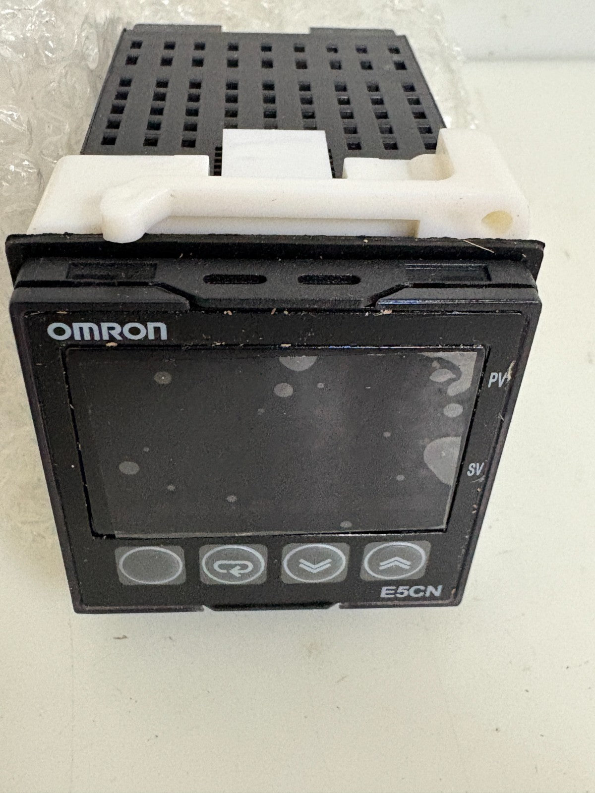 OMRON TEMPERATURE CONTROLLER E5CN-R2MT-500