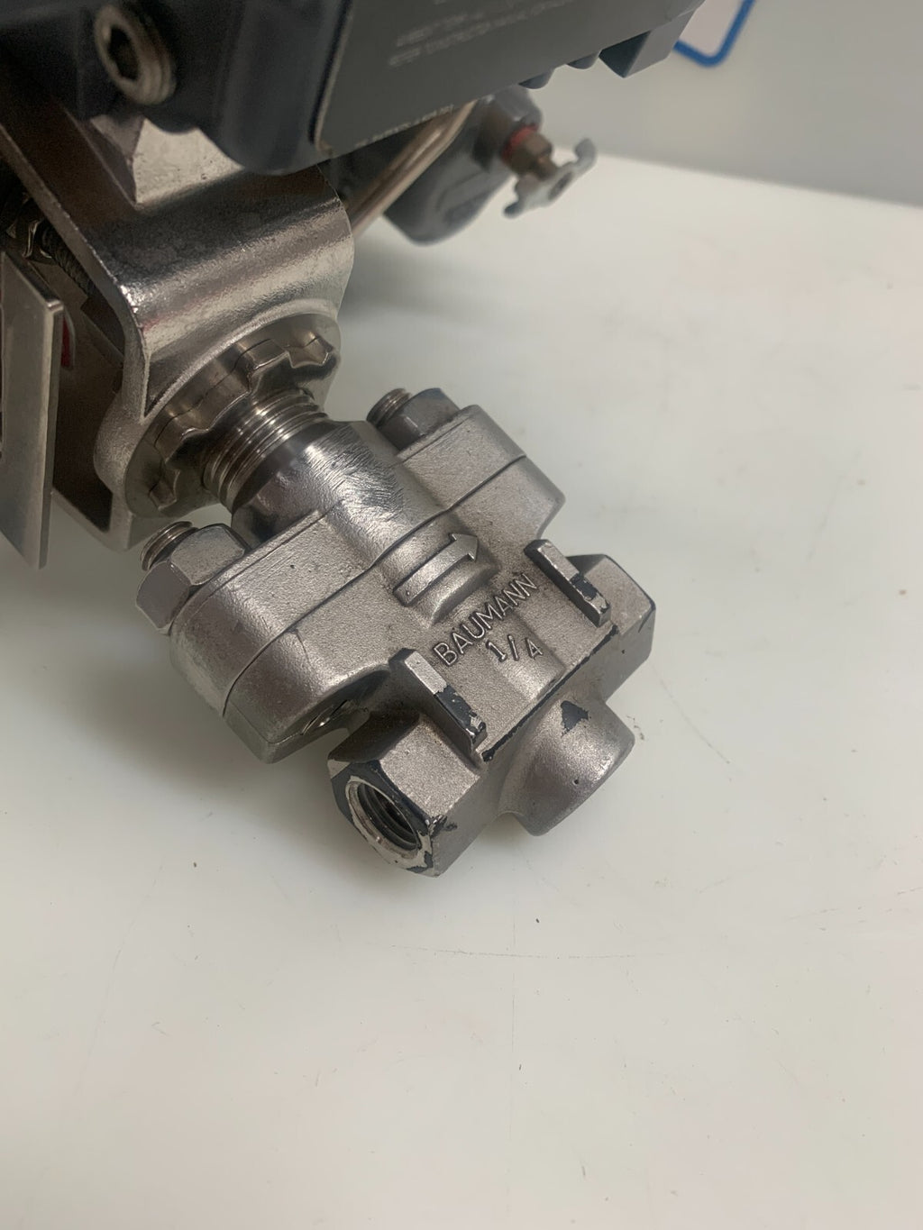 EMERSON FISHER  Valve Positioner Type 3660  w/Control Valve & Pressure Regulator