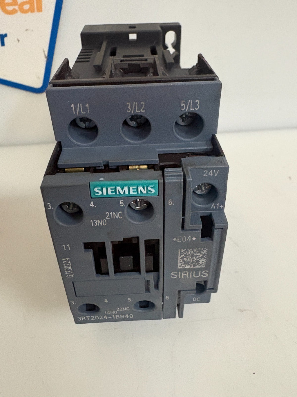 LOT OF 2 SIEMENS CONTACTOR 3RT2024-1BB40