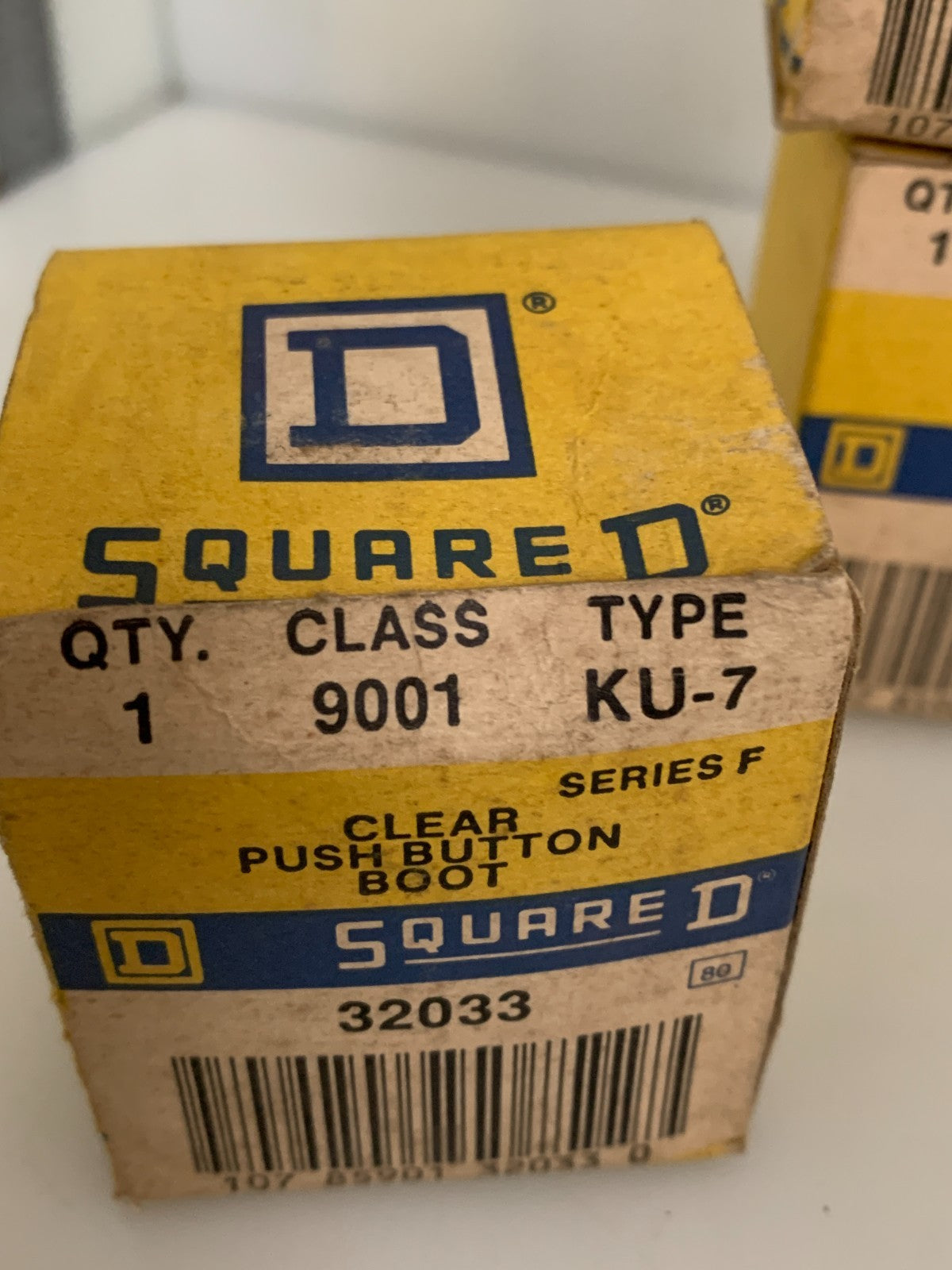 LOT OF 9 SQUARE D PROTECTIVE CAP2