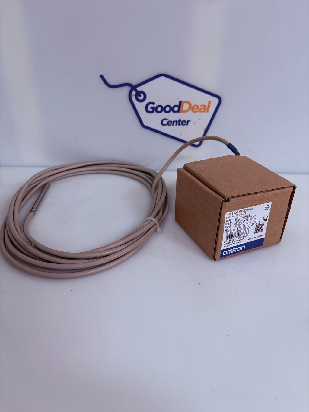 OMRON DIGITAL CONTROLLER MULTI RANGE E5CC-RX3A5M-001 W/CABLE AND PROBE