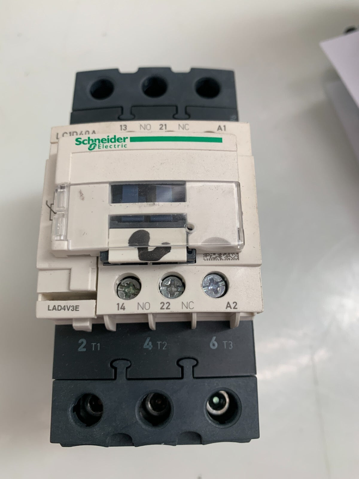 SCHNEIDER ELECTRIC / TELEMECANIQUE  Contactor  LC1D40A w/Surge Arrestor  LAD4V3E