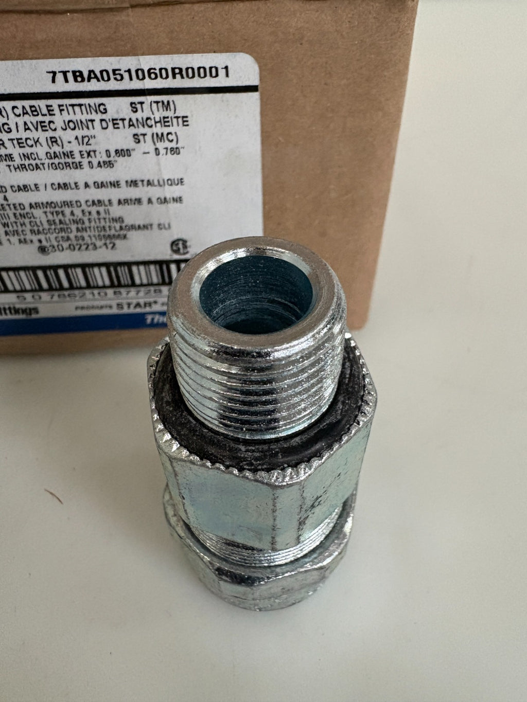 ABB THOMAS & BETTS 1/2" STAR TECK CABLE FITTING W/SEALING RING ST050-464S2