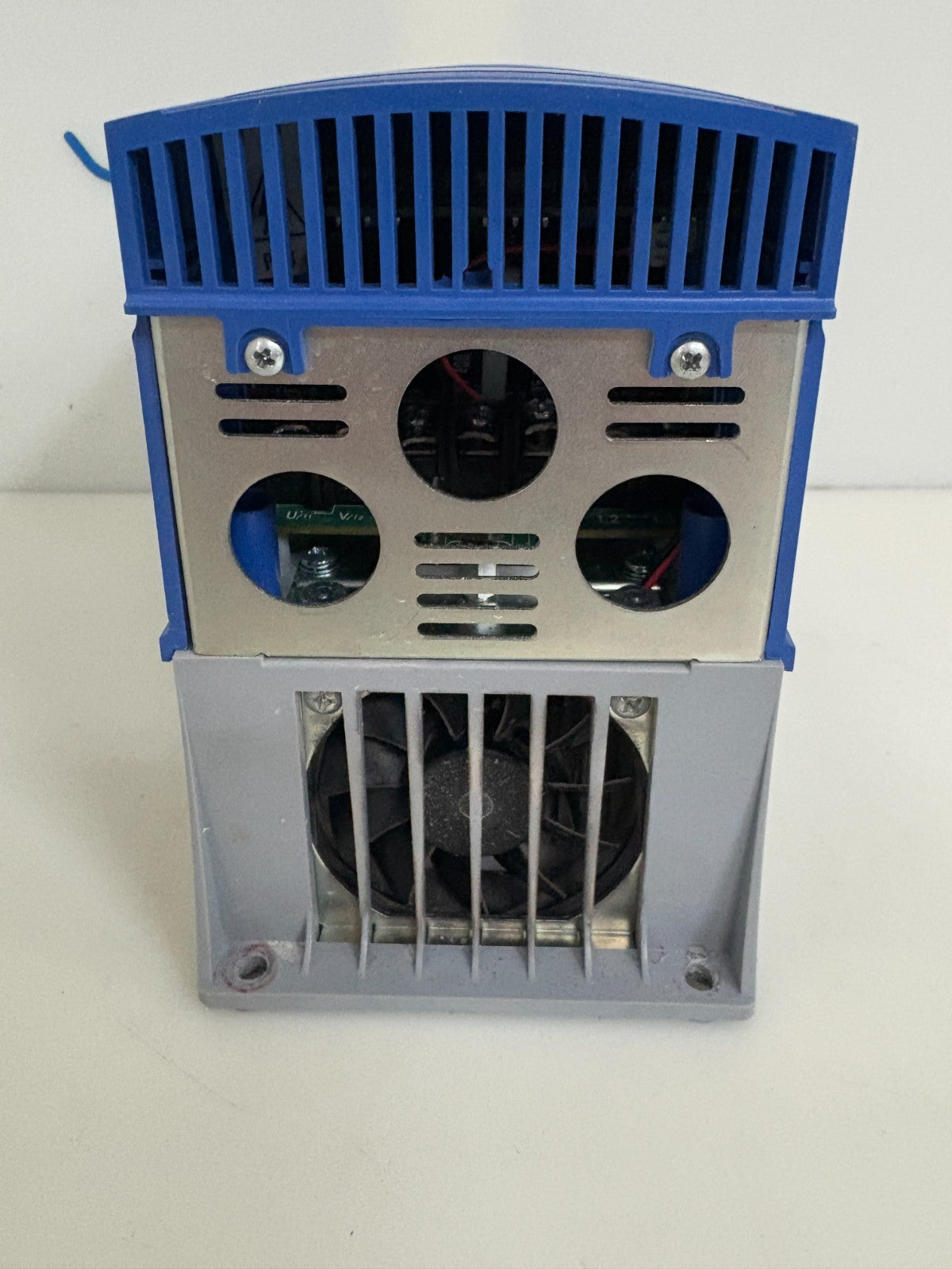 LENZE ACTECH SMVECTOR MOTOR DRIVE ESY402N04TXB3