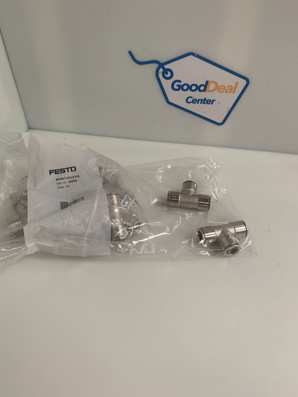 LOT OF 12 FESTO PUSH IN T CONNECTOR 558790 NPQM-T-Q12-E-P10