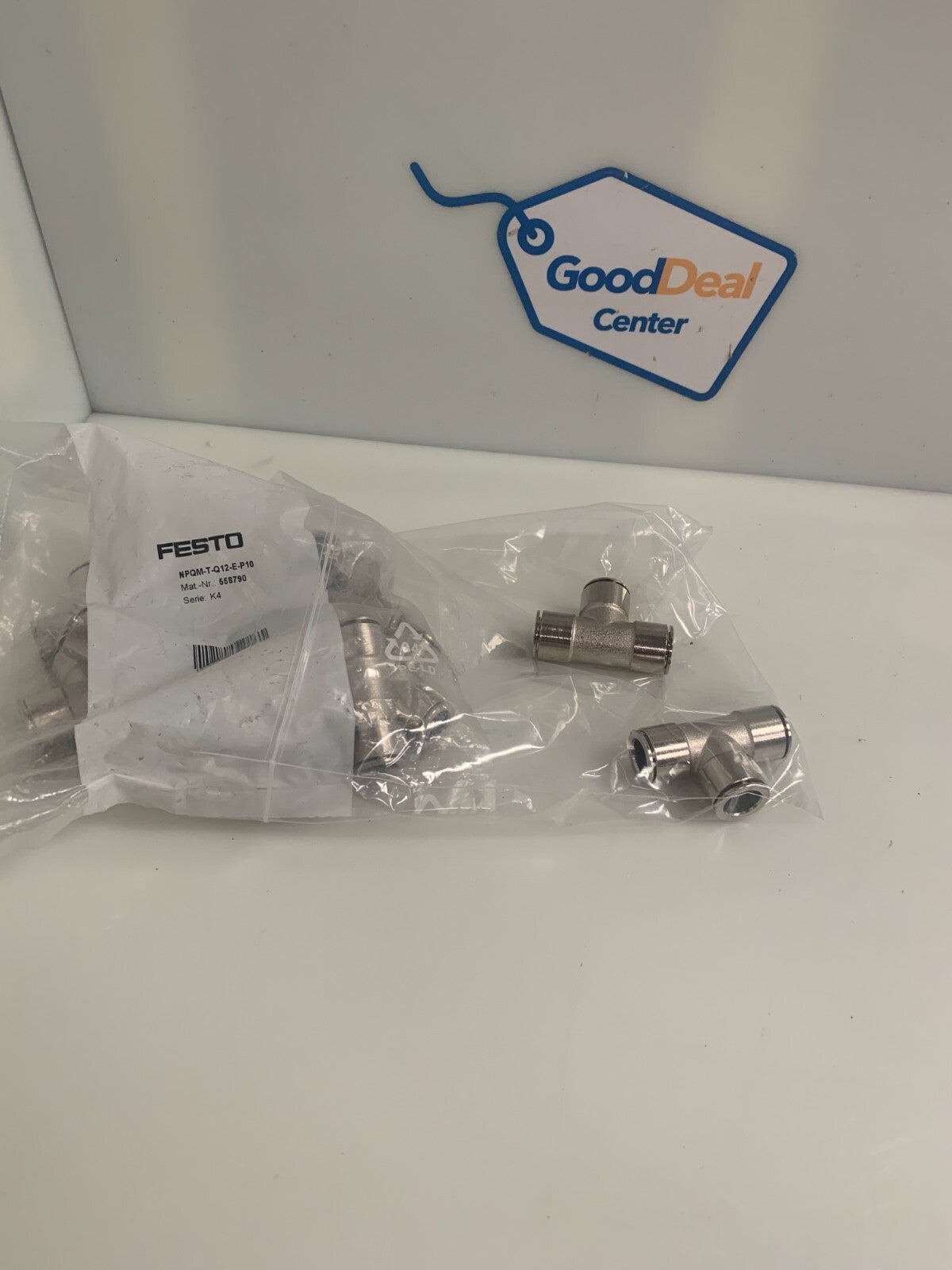 LOT OF 12 FESTO PUSH IN T CONNECTOR 558790 NPQM-T-Q12-E-P10