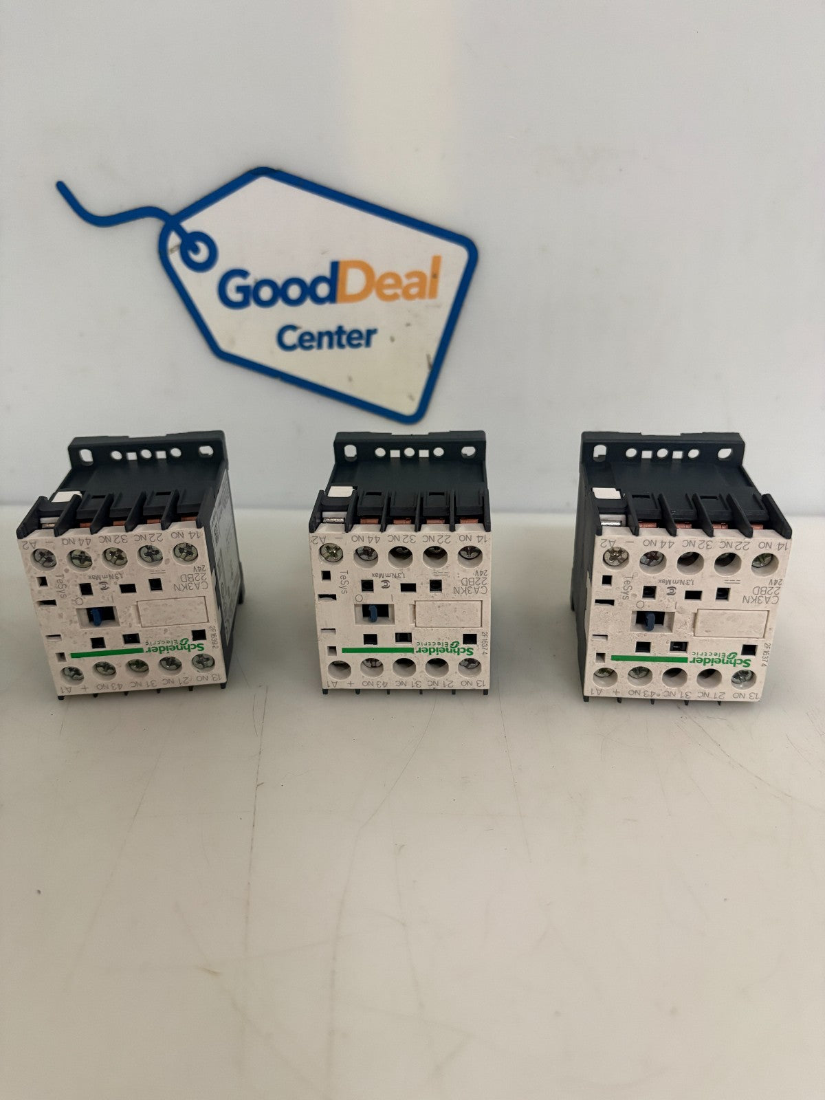 LOT OF 3 SCHNEIDER CONTROL RELAY CA3KN22BD0