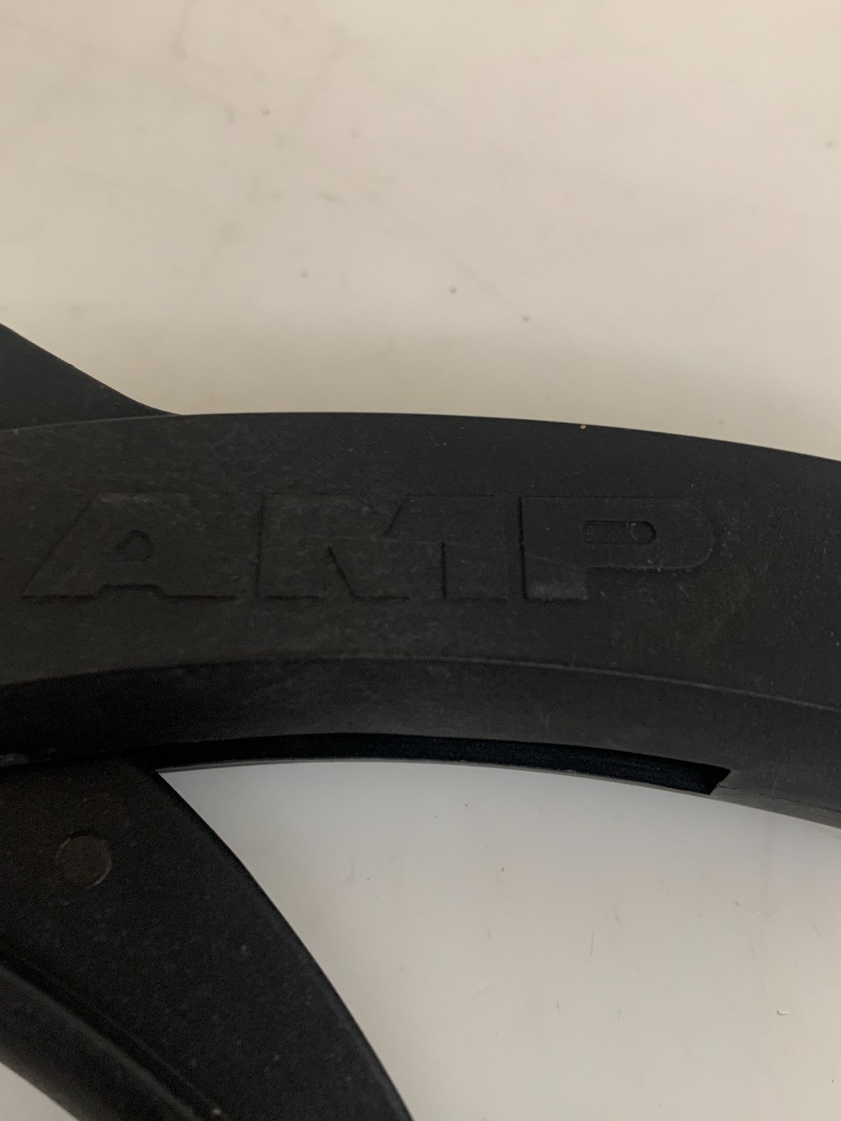 A M P HAND CRIMPING TOOL FOR TERMINATING IDC CONNECTOR #58074-1