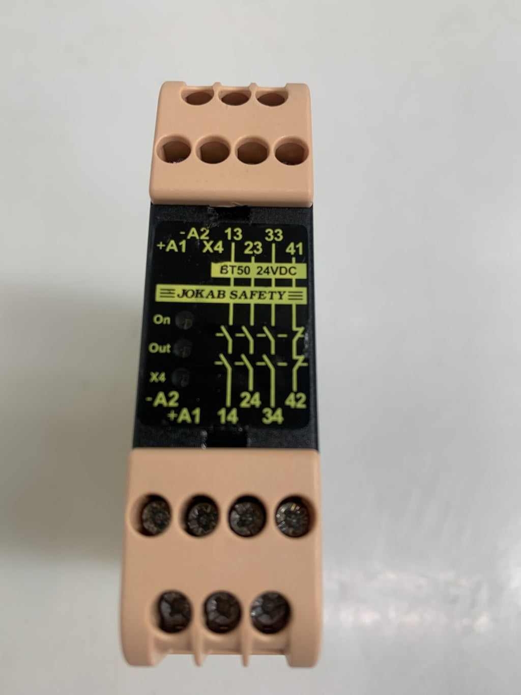 ABB / JOKAB SAFETY BT50  Safety Relay   24VDC  1003300