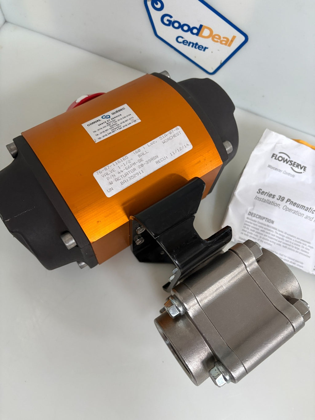 FLOWSERVE PNEUMATIC VALVE ACTUATOR 20 39 SN R6 W/MK510 AND WORCESTER1