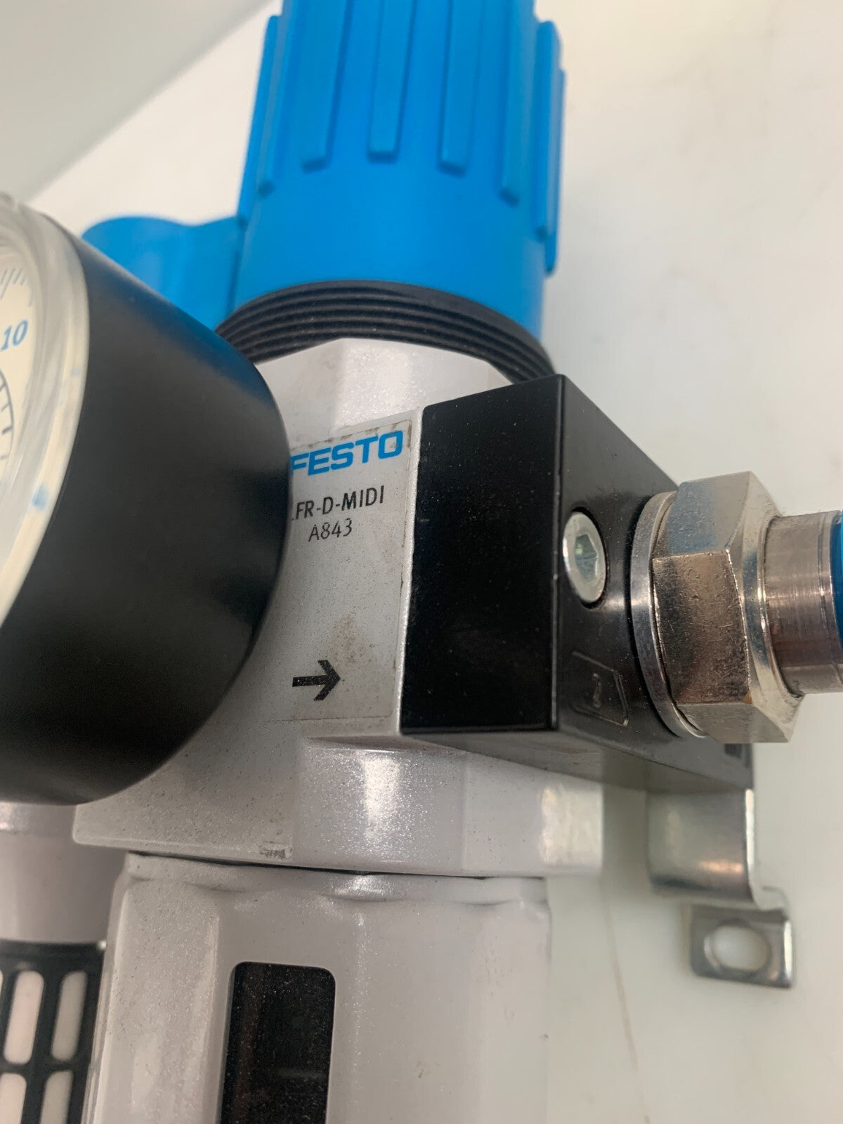 Festo Filter Regulator Unit 185739 A843 LFR-1/2/D/MIDI + HE-D-MIDI