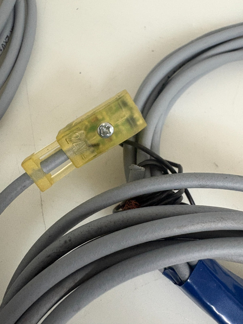 LOT OF 4 FESTO KMYZ-9-24-2.5-LED-PUR-B1