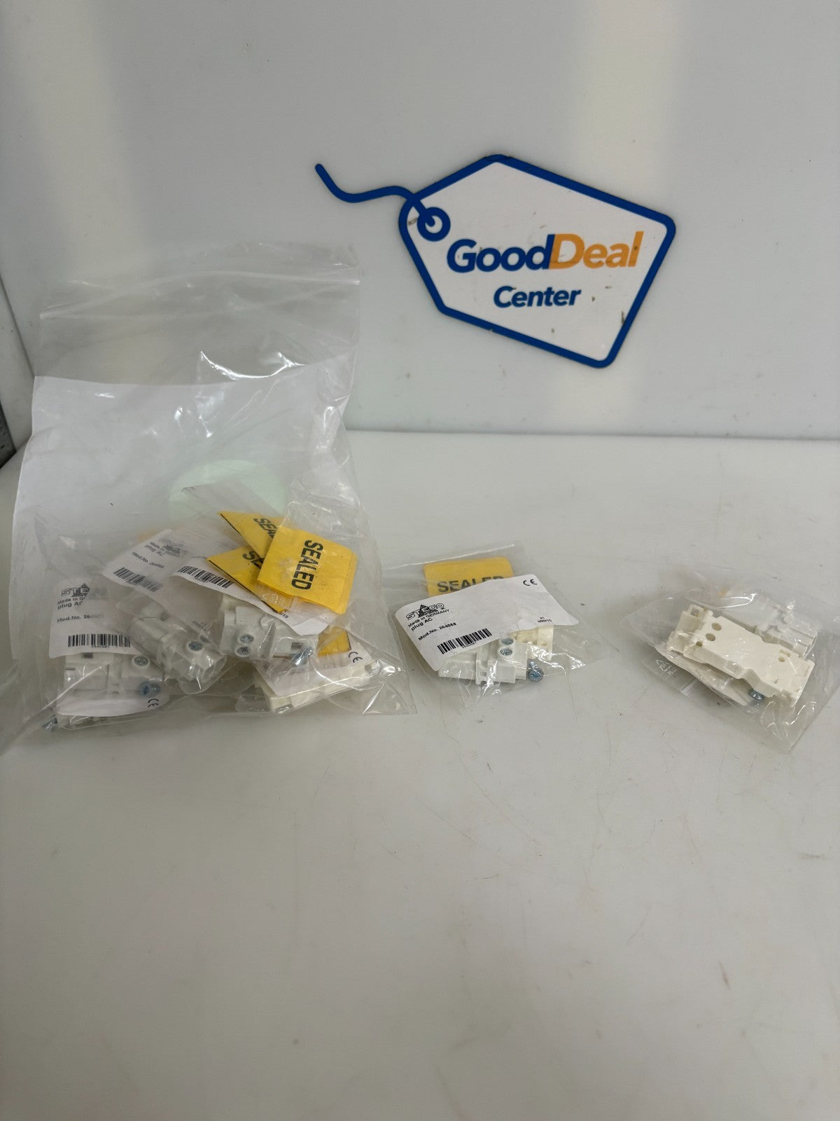 LOT OF 7 STEGO LED PLUG AC 264058