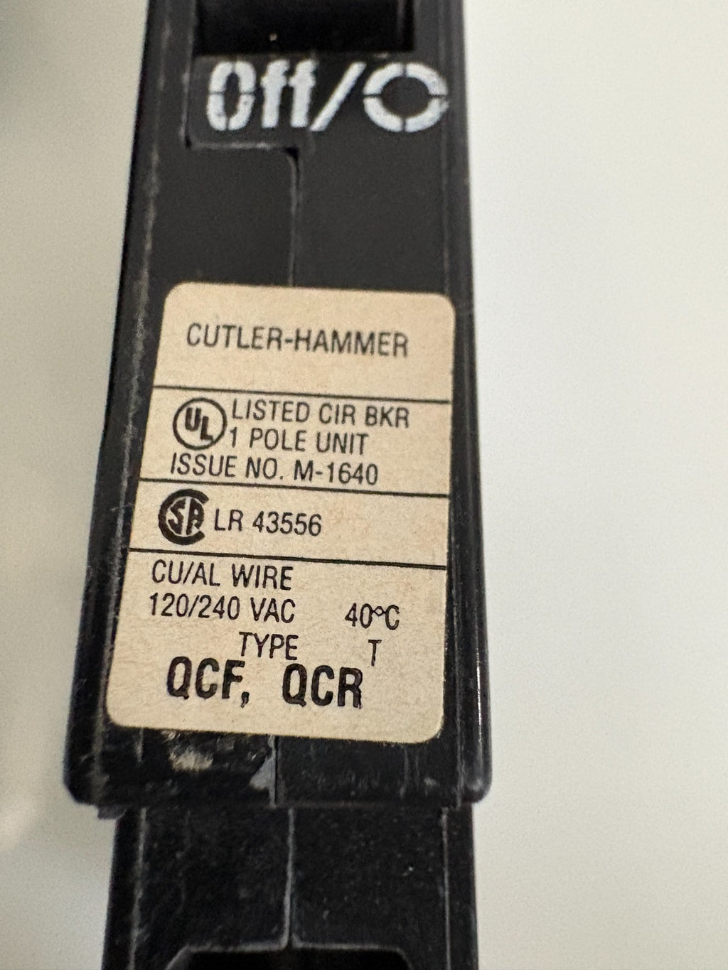CUTLER HAMMER CIRCUIT BREAKER MIX LOT 4X QCR1015 1X QCR1010