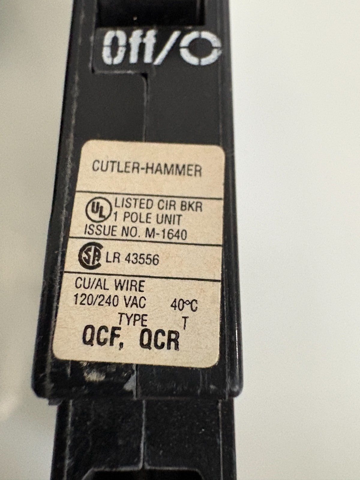 CUTLER HAMMER CIRCUIT BREAKER MIX LOT 4X QCR1015 1X QCR1010