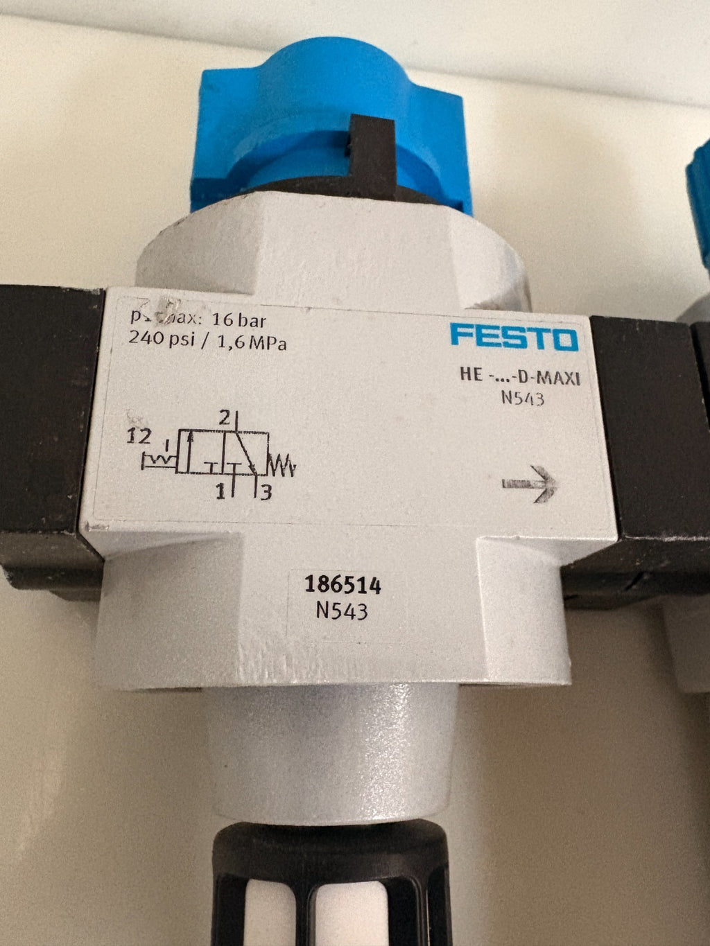 FESTO HE-D-MAXI 186514 UNIT W/FESTO FILTER REGULATOR 186494 LFR-1/2-D-5M3