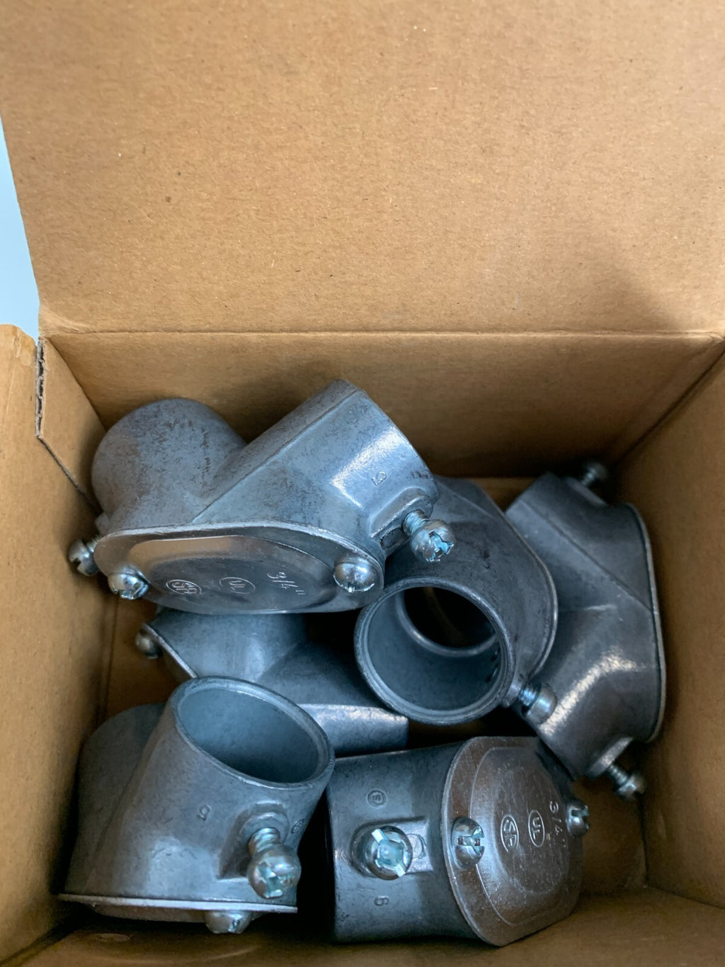 Lot of 6 Thomas & Betts CI5306 90 Degree Pull Elbows 3/4"