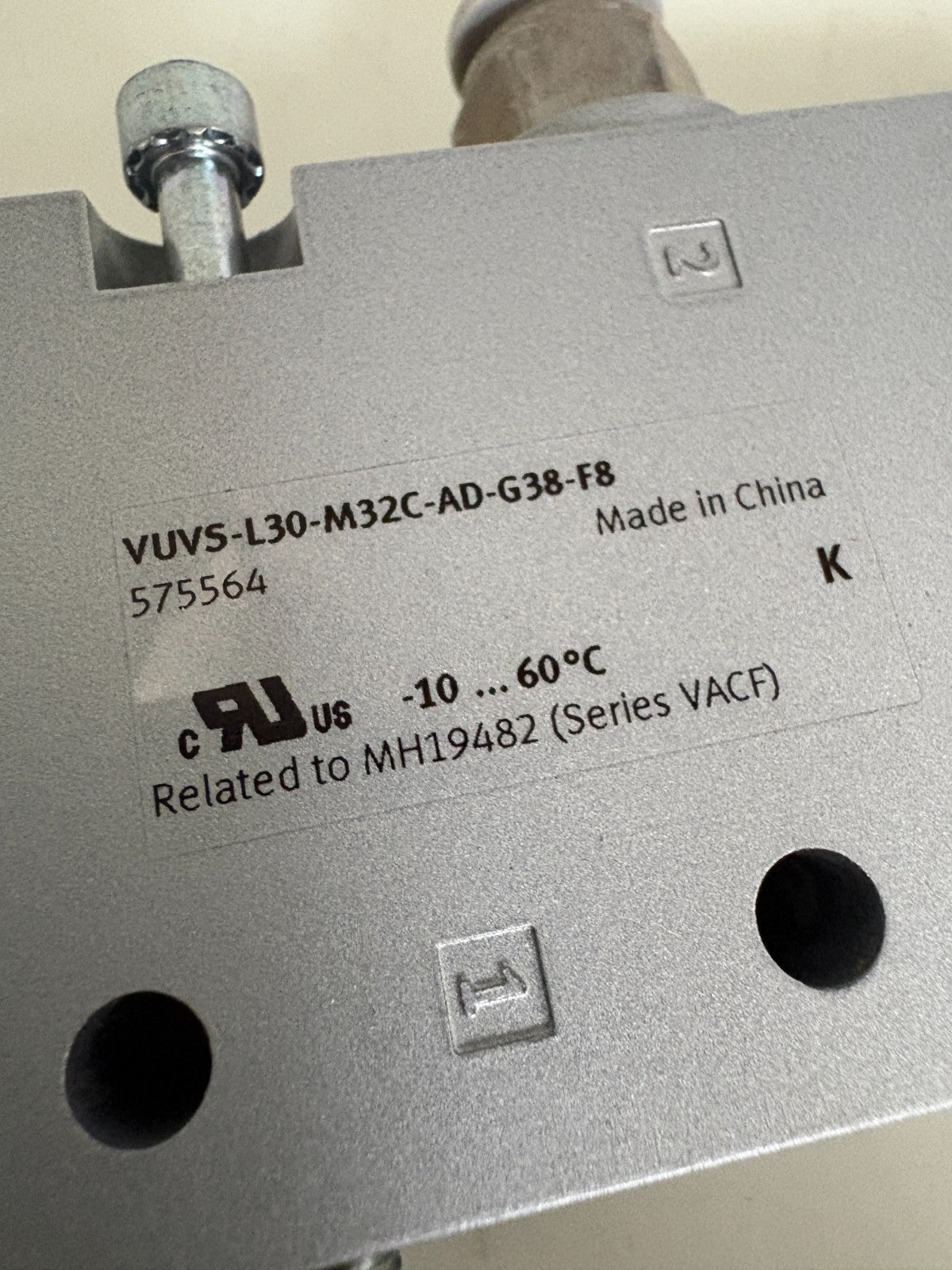 FESTO SOLENOID 8030811 VACF-B-C1-1 W/VALVE 575564 VUV5-L30-M32C-AD-G38-F8