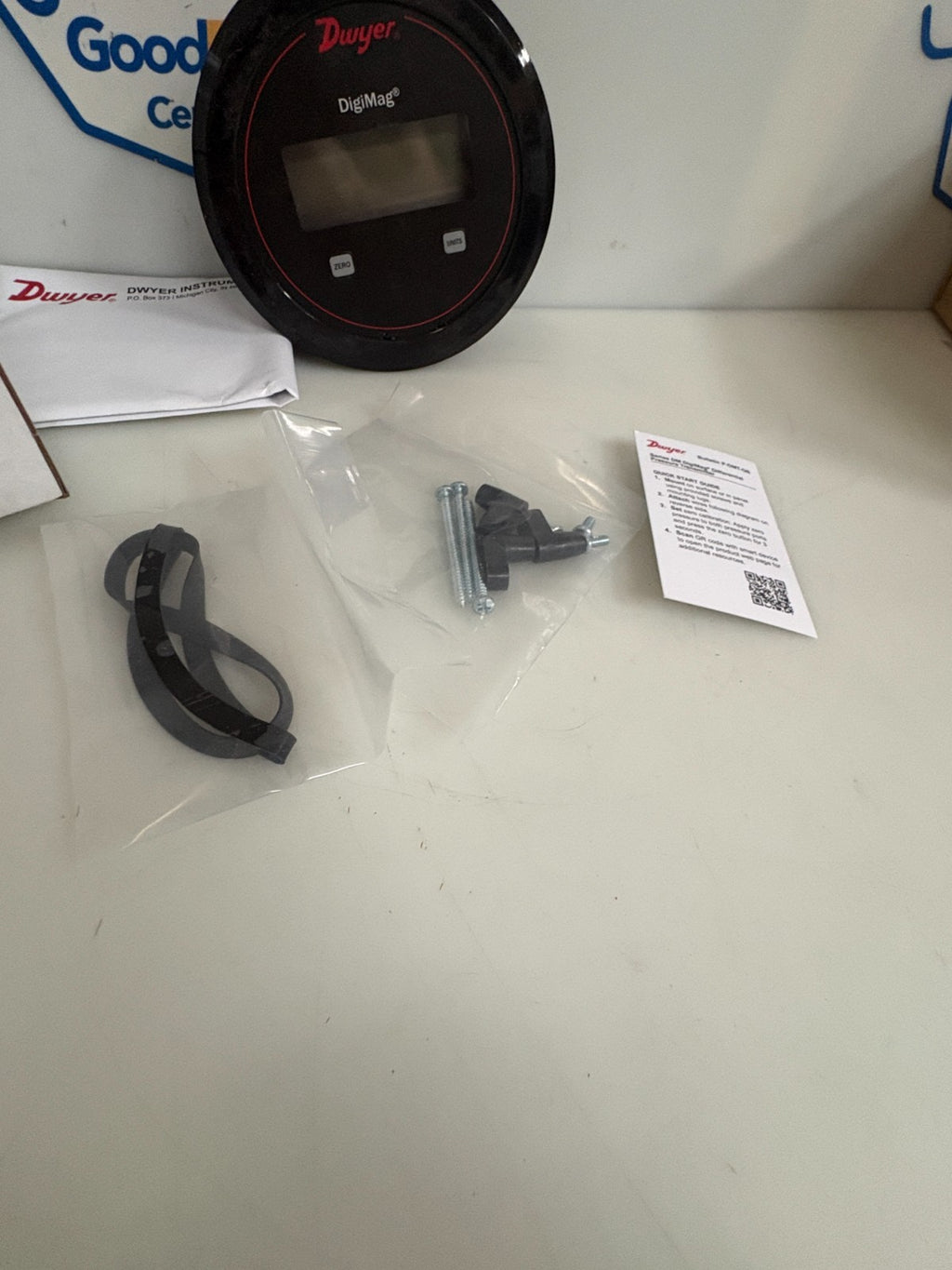 DWYER DIGI MAG DIFFERENTIAL PRESSURE TRANSMITTER AIR/GASES 4-20 MA4