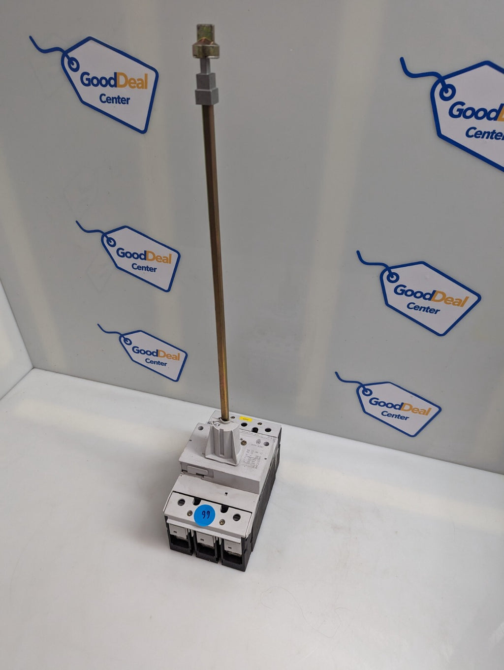 Moeller P7-160 circuit breaker with rotary drive