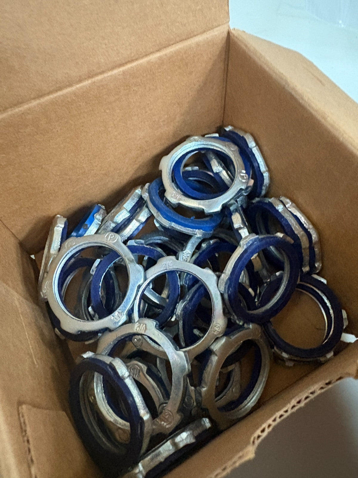 LOT OF 26 THOMAS & BETTS 3/4 SEALING SEAL #142SL