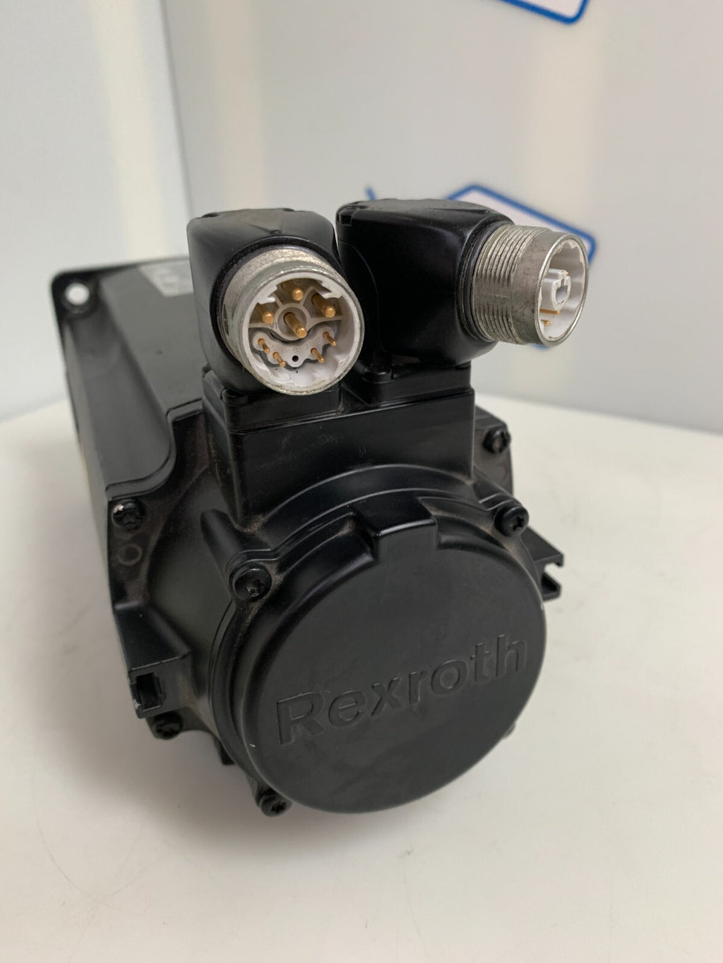 REXROTH 3 PHASE PERMANENT MAGNET MOTOR MSK060C-0300-NN-M1-UG1-NNNN