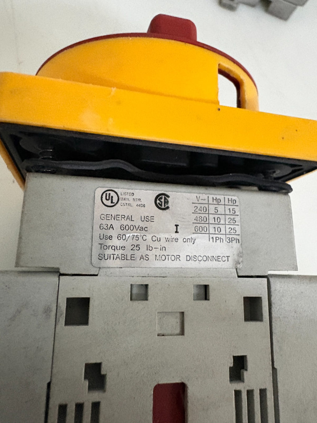 LOT OF 3 SPRECHER SCHUH LE7-63-1753 DISCONNECT SWITCH1