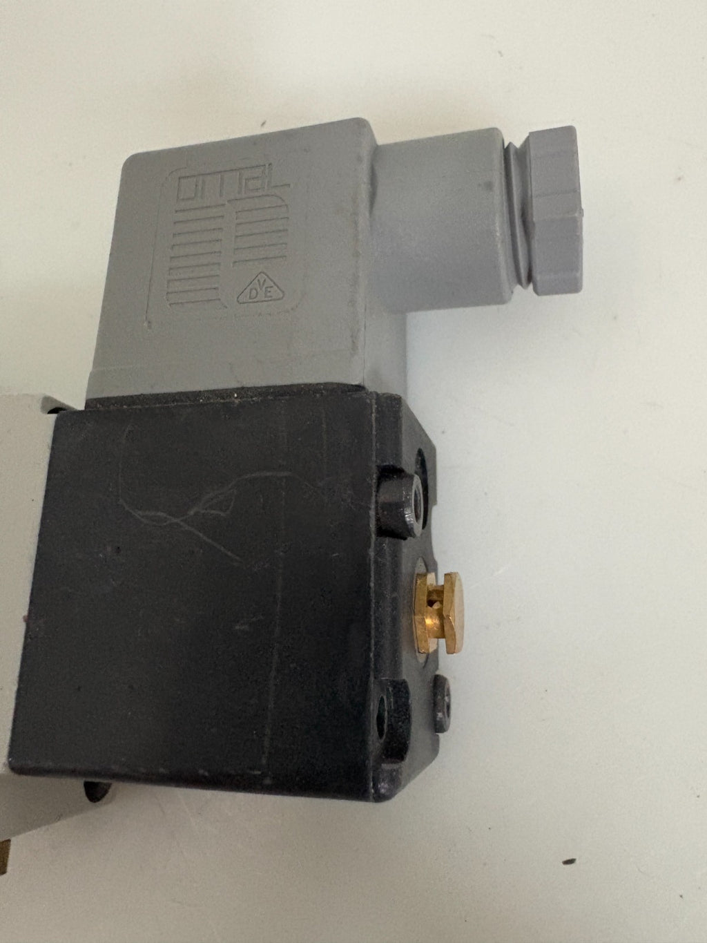 NUMATICS SOLENOID VALVE L12BA452B060T61