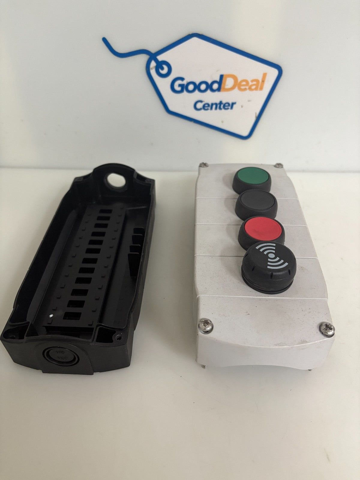 ALLEN BRADLEY PUSH BUTTON ENCLOSURE 800F-4PM SER A0