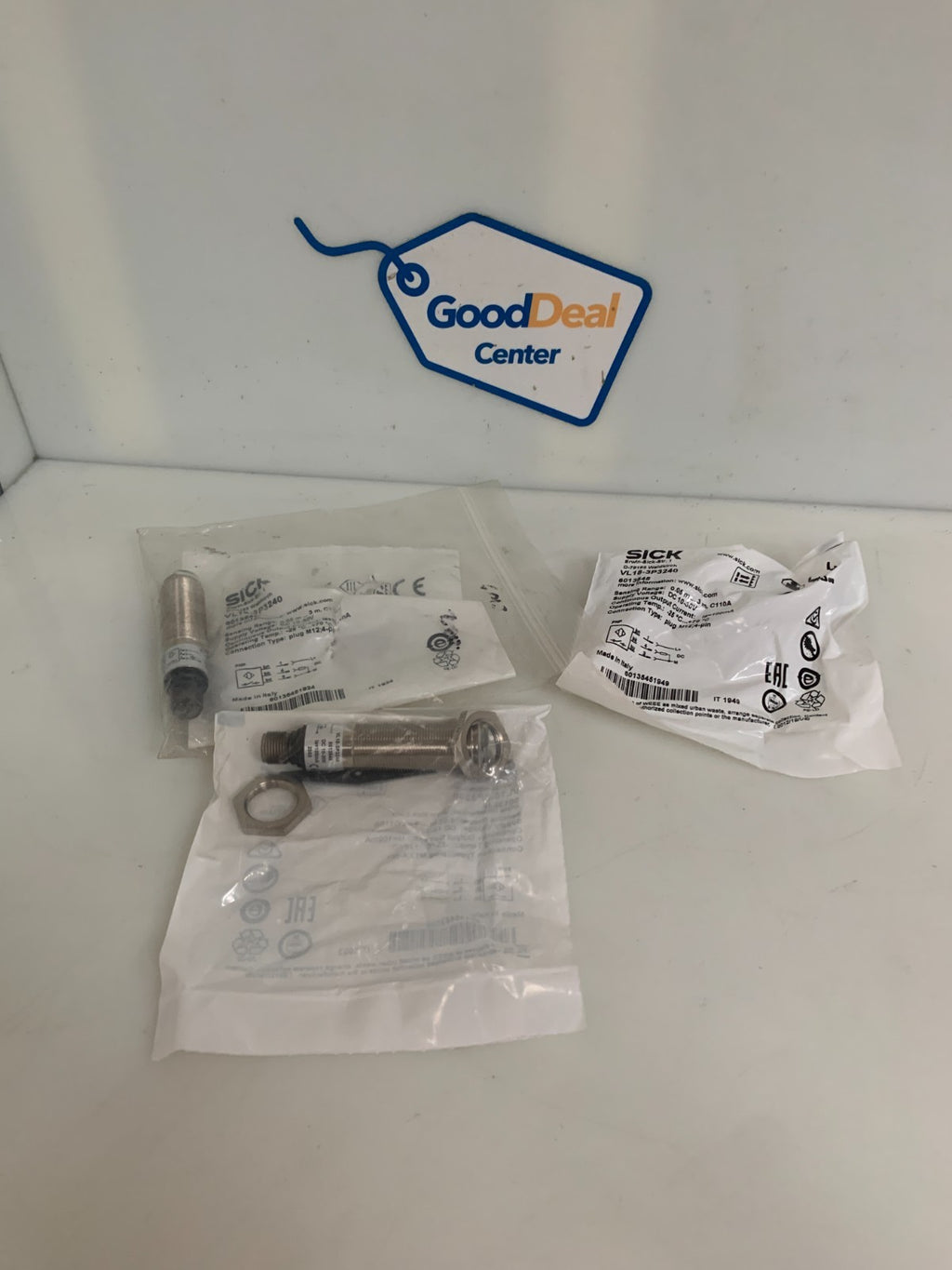LOT OF 3 SICK PROXIMITY SWITCH SENSOR VL18-4P3240