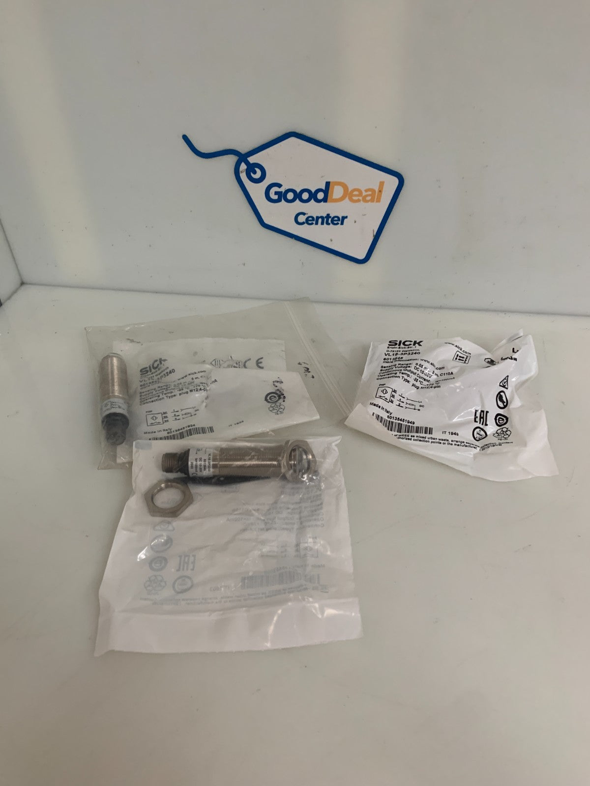 LOT OF 3 SICK PROXIMITY SWITCH SENSOR VL18-4P3240