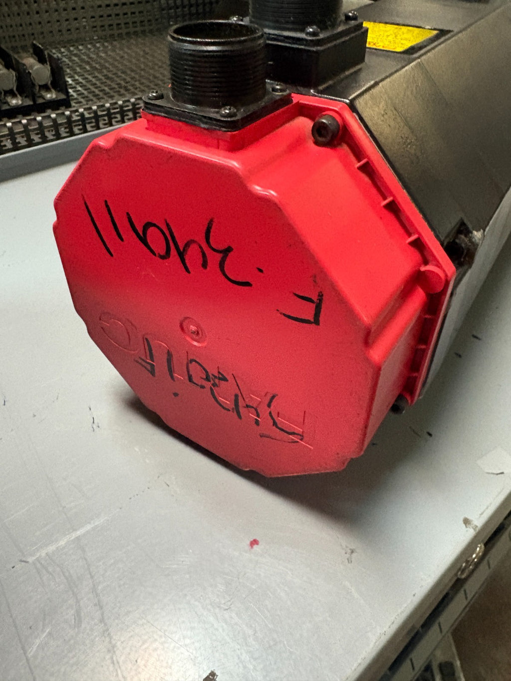FANUC SERVO MOTOR R MODEL 22/2000 A06B-0147-B675