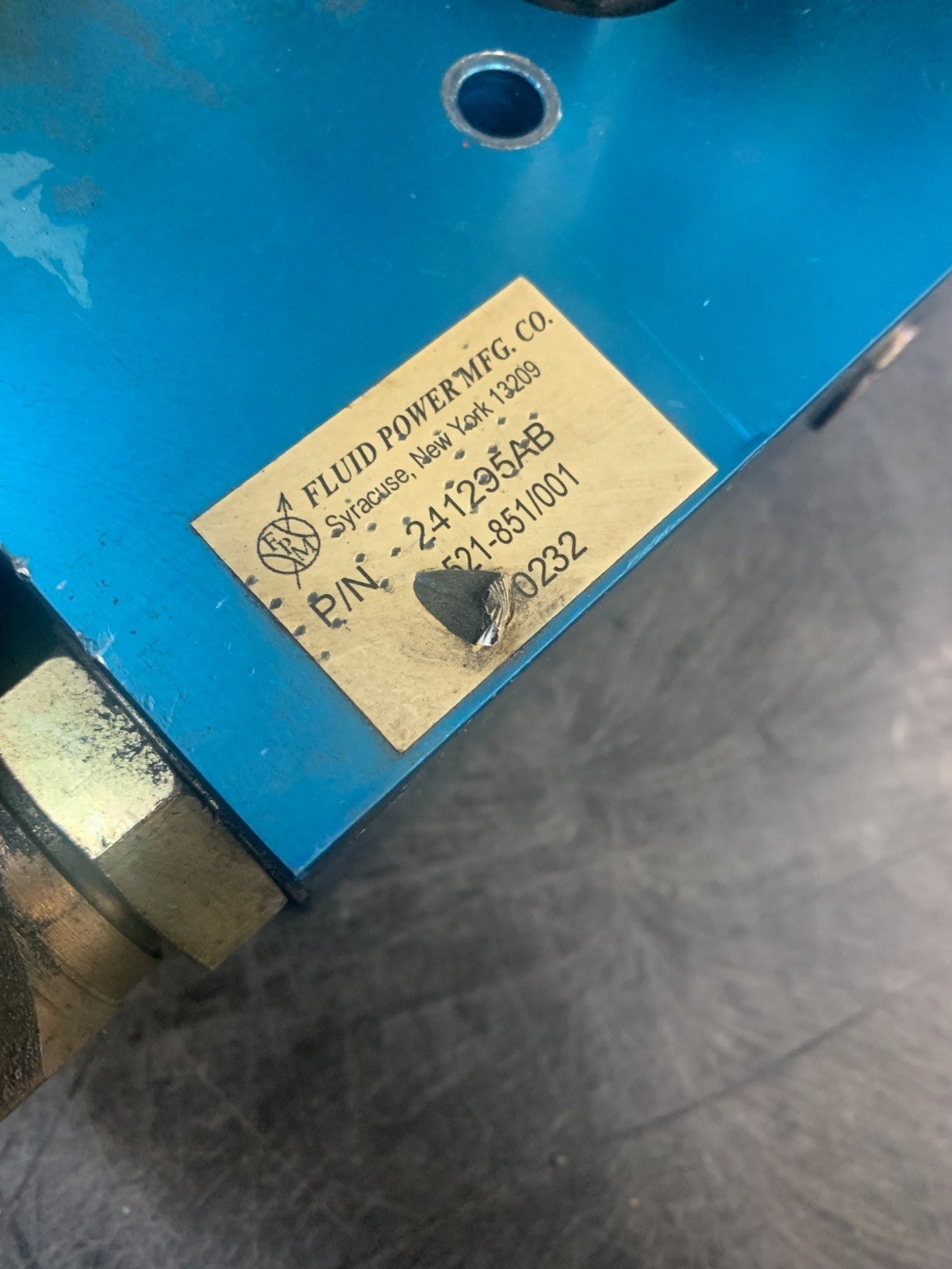 FLUID POWER MFG HYDRAULIC CONTROL VALVE #241295AB